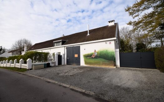 House for sale  5 bedrooms 393 m², 1090000 €