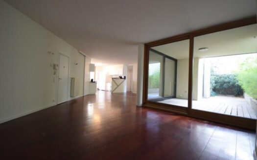 Flat for rent  3 bedrooms 125 m², 1700 €