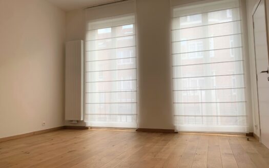 Appartement te huur  2 slaapkamers 77 m², 1400 €