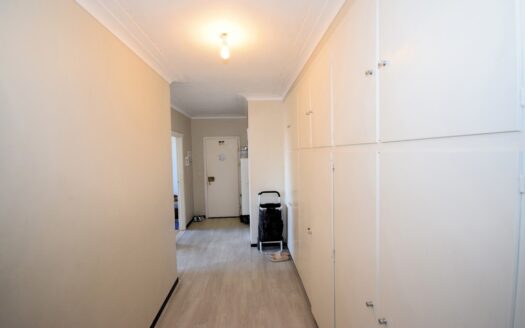 Flat for sale  3 bedrooms 105 m², 299000 €