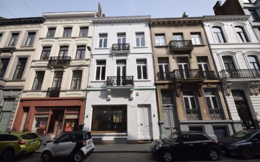 Appartement à vendre  2 chambres 129 m², 395000 €