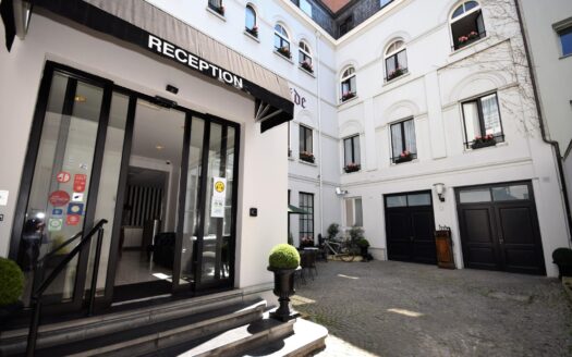 Commerce à vendre  1500 m², 4000000 €