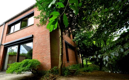 Huis te koop  4 slaapkamers 275 m², 650000 €