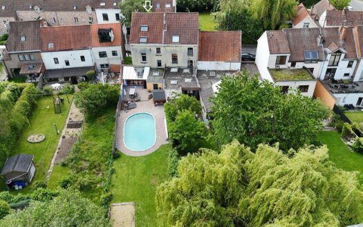 Huis te koop  5 slaapkamers 244 m², 549000 €