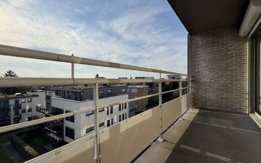 Flat for rent  2 bedrooms 102 m², 1400 €
