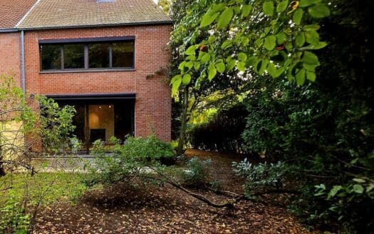 House for sale  4 bedrooms 275 m², 580000 €