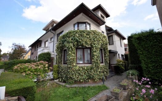 Huis te koop  4 slaapkamers 182 m², 740000 €